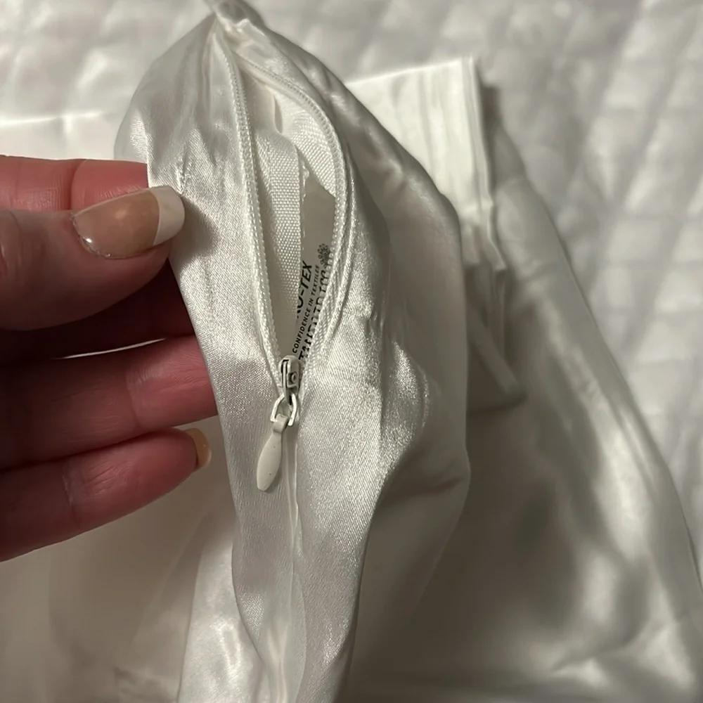 New white silk pillowcase Luxury brand, no packaging
